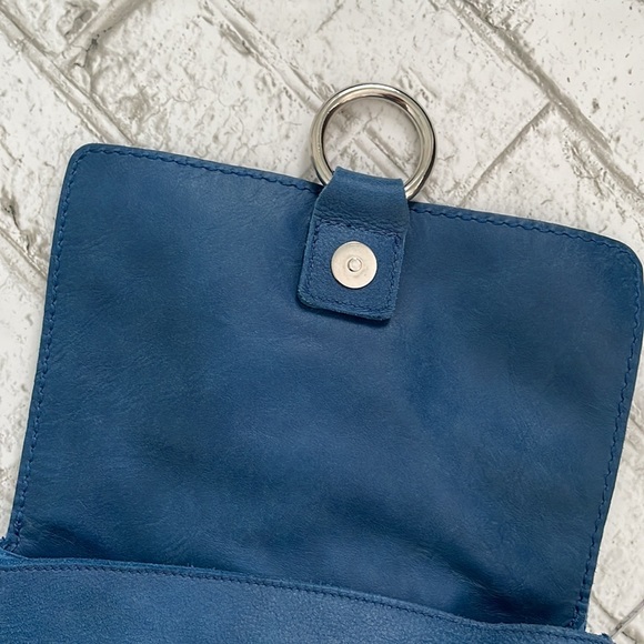 Roots Backpack - Picture 8 of 12